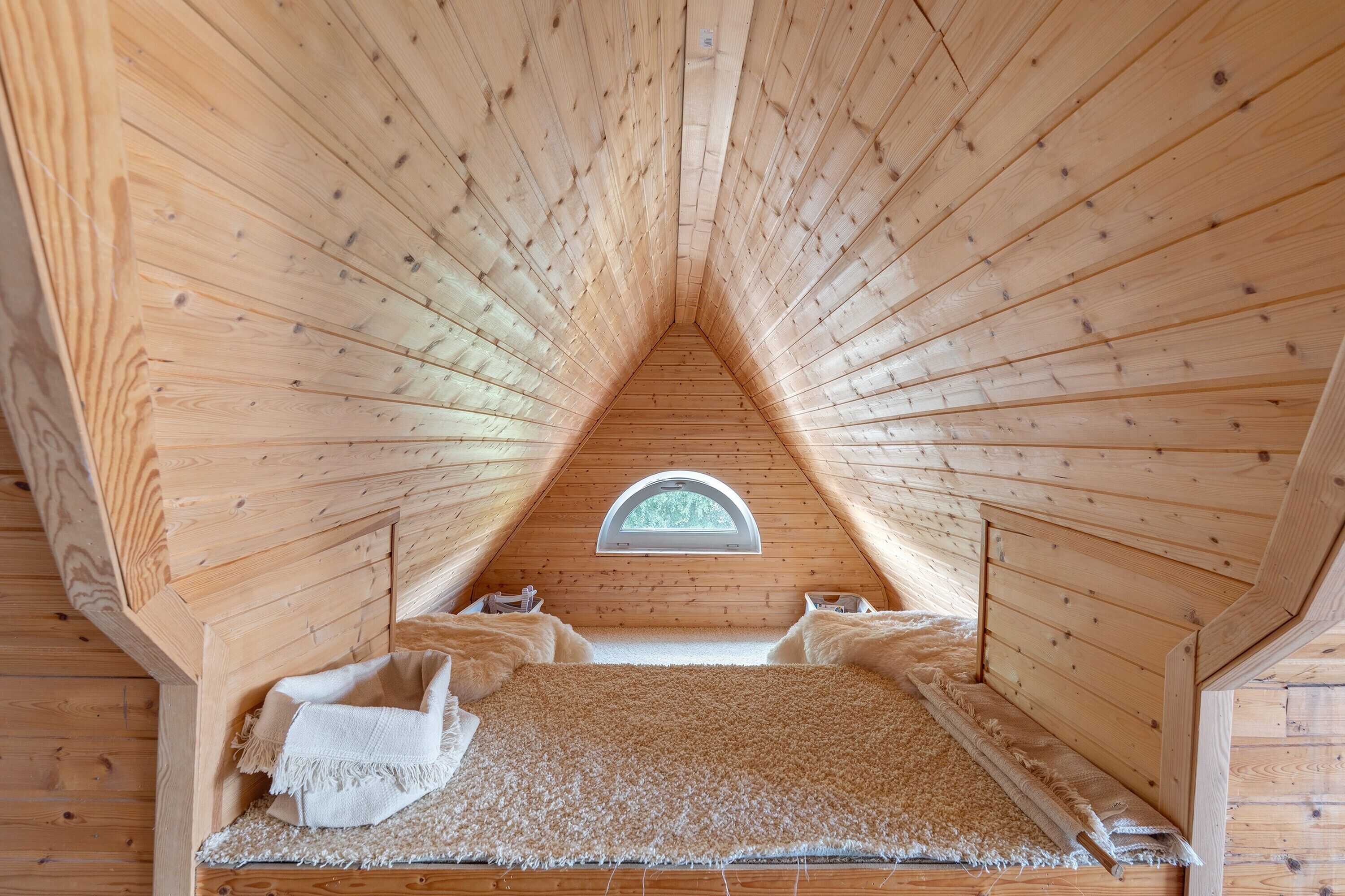 2 soverom, strykejern/-brett, wi-fi (inkludert) og sengetøy