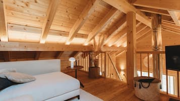 Televisión y chimenea