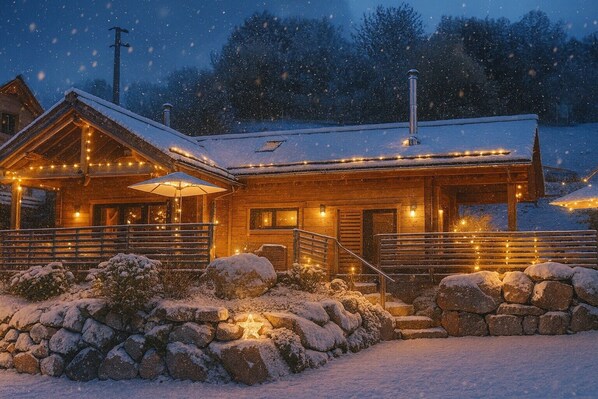 Exterior - Apartment 'Lieblingsort Chalet Lavendel' with Mountain View, Private Terrace and Wi-Fi (Kleines Wiesental)