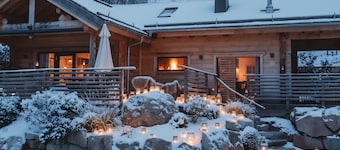 Holiday Apartment 'Lodge Lavendel' with Mountain View, Private Terrace and Wi-Fi