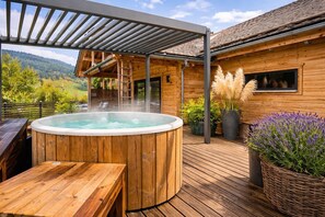 Terrace/patio - Holiday Apartment 'Lodge Lavendel' with Mountain View, Private Terrace and Wi-Fi (Kleines Wiesental)