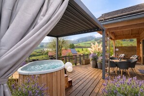 Terrace/patio - Holiday Apartment 'Lodge Lavendel' with Mountain View, Private Terrace and Wi-Fi (Kleines Wiesental)
