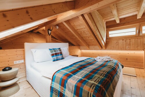 Chalet 'Lieblingsort Thymian' with Mountain Views, Private Terrace and Wi-Fi