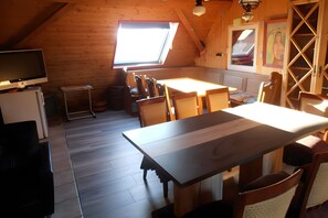 Dining - 'Rustic Country House' with Private Terrace, Shared Garden and Wi-Fi (Colmberg)