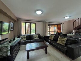 Classic Villa, 4 Bedrooms, Patio, Garden View | Living room