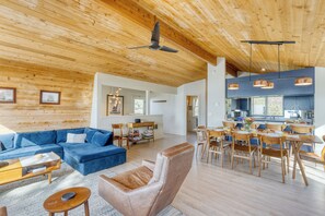 Dining - Stunning Ocean Views, Steps to Beach • Tranquil Retreat | Cove Keep by AvantStay (Arch Cape)
