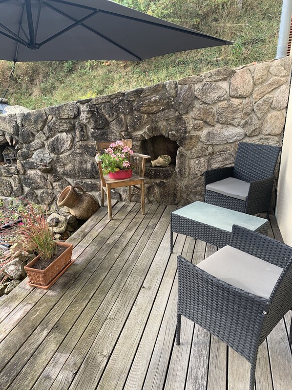 Terrace/patio - Apartment 'Bee Home' with Mountain View, Private Terrace and Wi-Fi (Schuttertal)