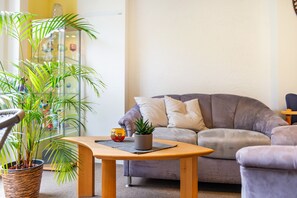 Interior - Apartment Nest with Balcony in Sigmaringen – Quiet Location, Garden Access, Castle View (Sigmaringen)