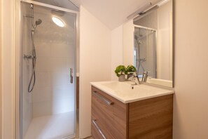 Douche, séchoir à cheveux