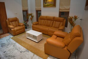 Een smart-tv en een kantoor