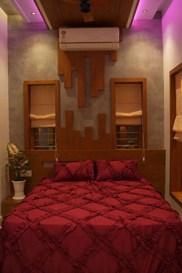 5 slaapkamers, een bureau, een strijkplank/strijkijzer, wifi