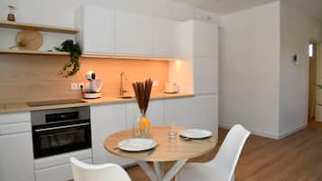 Appartement, vue piscine | Cuisine privée
