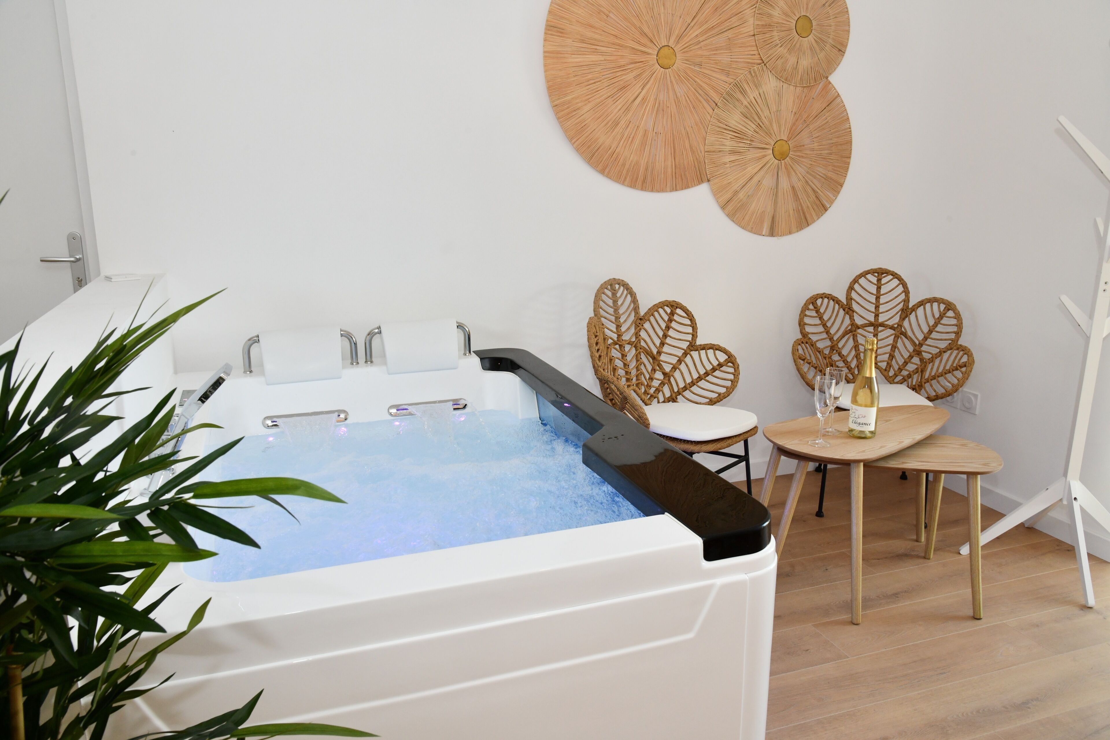 Appartement, vue piscine | Coin séjour