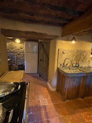 Apartment | 3 bedrooms - La Petite For t 17th Cent Cottage Near Durbuy (Clavier)