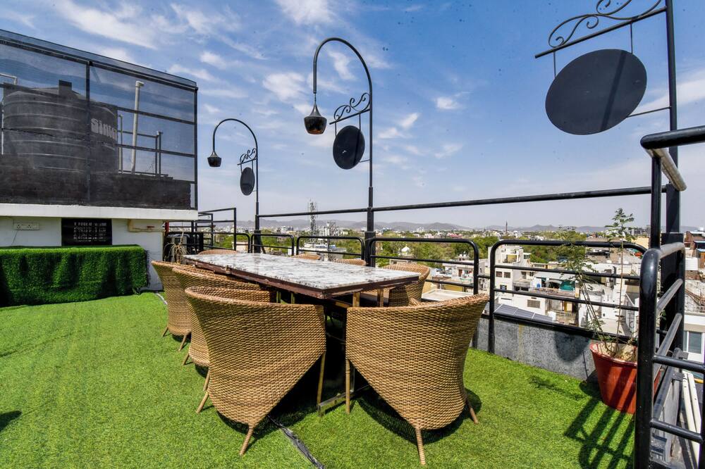 Naivara Boutique Hotel