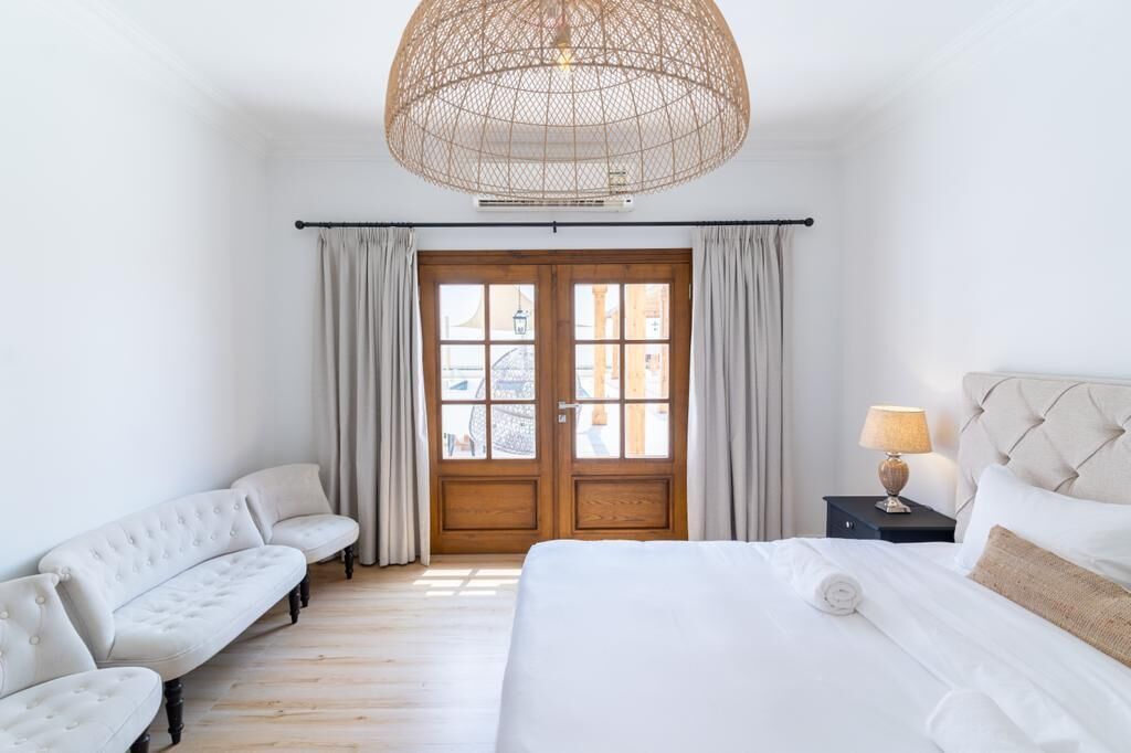 9 habitaciones, sistema de insonorización y wifi gratis 