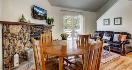 Lovely Loft w/ Views | Walk to Heavenly | Sleeps 4