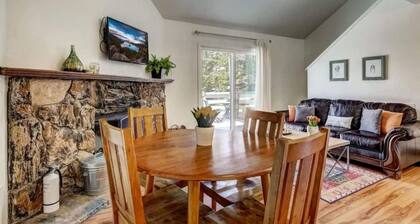 Lovely Loft w/ Views | Walk to Heavenly | Sleeps 4
