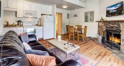 Lovely Loft w/ Views | Walk to Heavenly | Sleeps 4