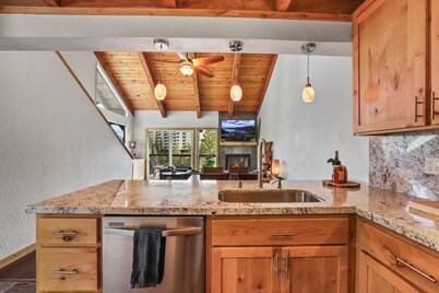 Heavenly Hideaway | 3 King Beds & Views | Sleeps 6