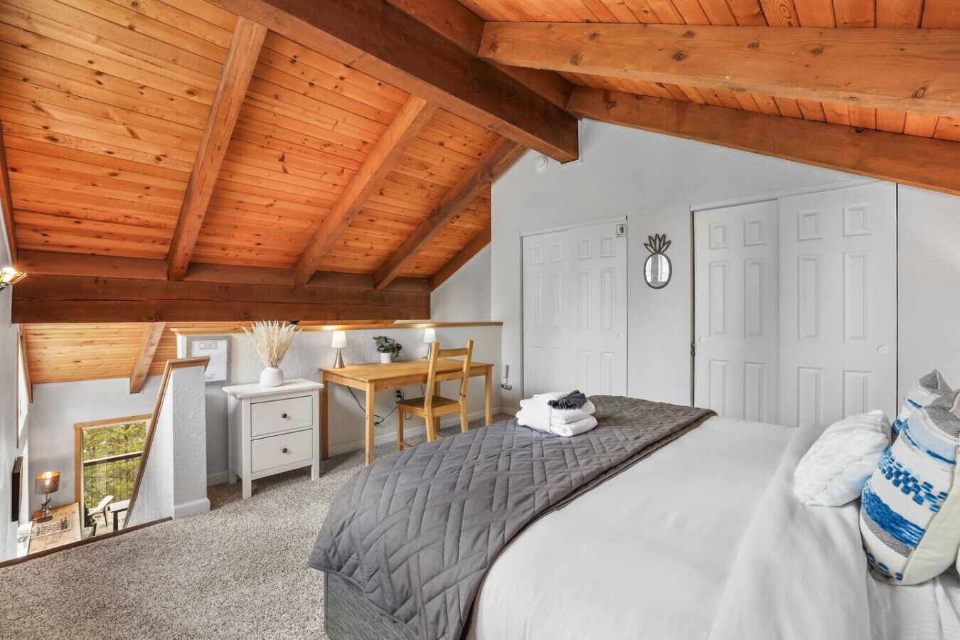 3 bedrooms, desk, iron/ironing board, WiFi