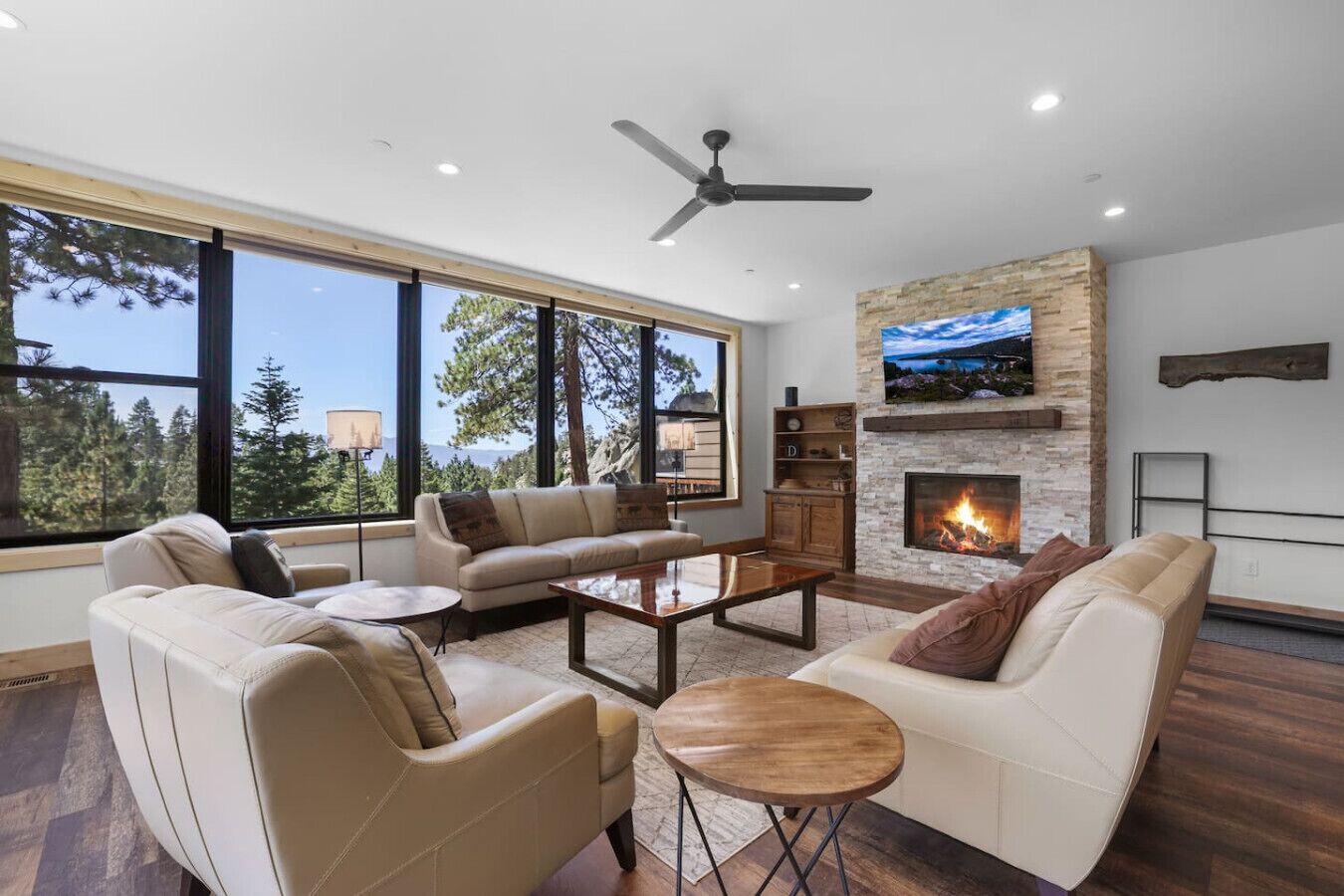 Télévision, cheminée