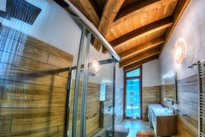 Een douche, een haardroger, een bidet