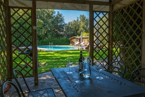 Outdoor dining - Beautiful private villa with private pool, WIFI, TV and patio, close to Greve In Chianti (Castellina In Chianti)
