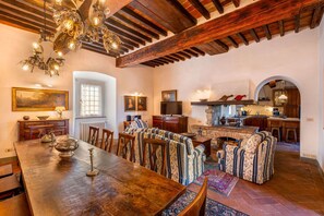 Interior - Stunning private villa with private pool, WIFI, TV and patio, close to Greve In Chianti (Castellina In Chianti)