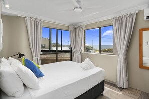 3 bedrooms, iron/ironing board, free WiFi, bed sheets - Kensington Sea Breeze (WOORIM)