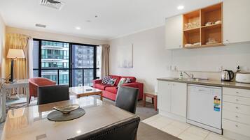 Apartment | Essbereich im Zimmer