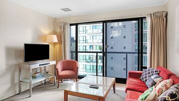 Apartment | Living area | 42-inch TV with digital channels