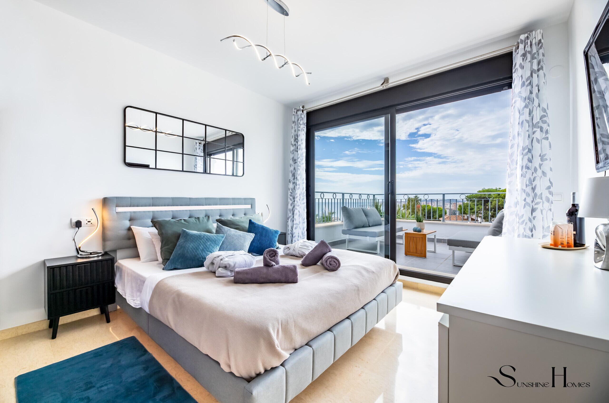 3 slaapkamers, een strijkplank/strijkijzer, gratis wifi, beddengoed