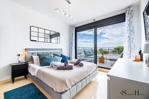 3 chambres, fer et planche à repasser, Wi-Fi gratuit, draps fournis