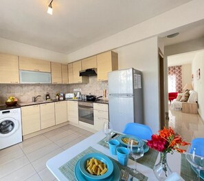Villa, 2 Bedrooms, Smoking, Balcony | Interior