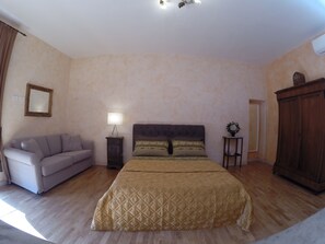 1 chambre, fer et planche à repasser, Wi-Fi, literie fournie