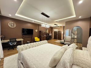 4 bedrooms, in-room safe, blackout curtains, iron/ironing board