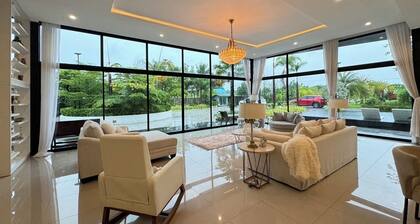 Huge Pool Villa with Private Lake