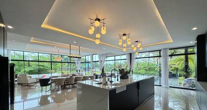 Huge Pool Villa with Private Lake