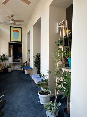 Lobby sitting area - Communa Good vibes (Tbilisi)