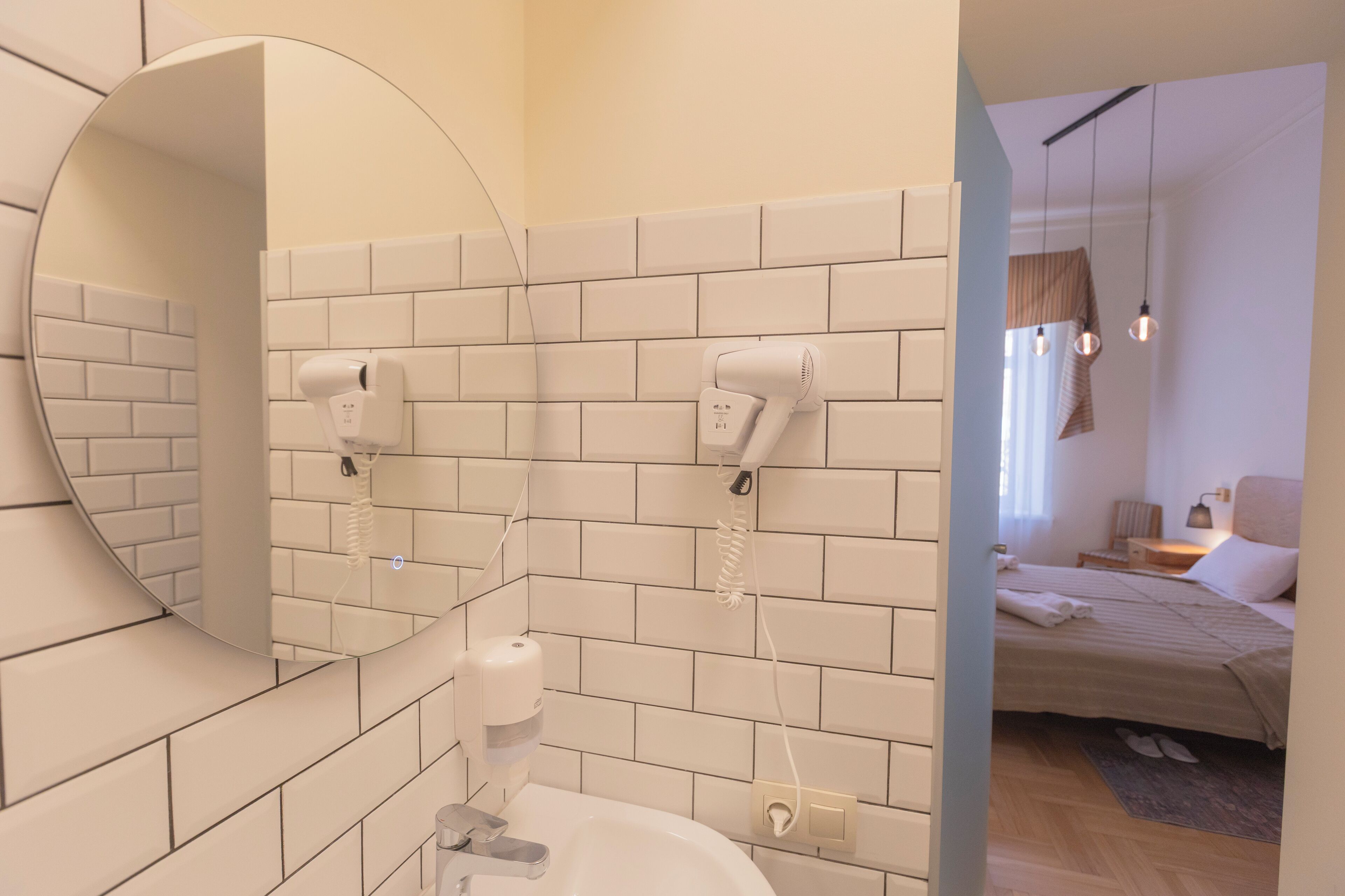 بديكورات فريدة لكل غرفة وطراز فريد لكل وحدة ومكتب