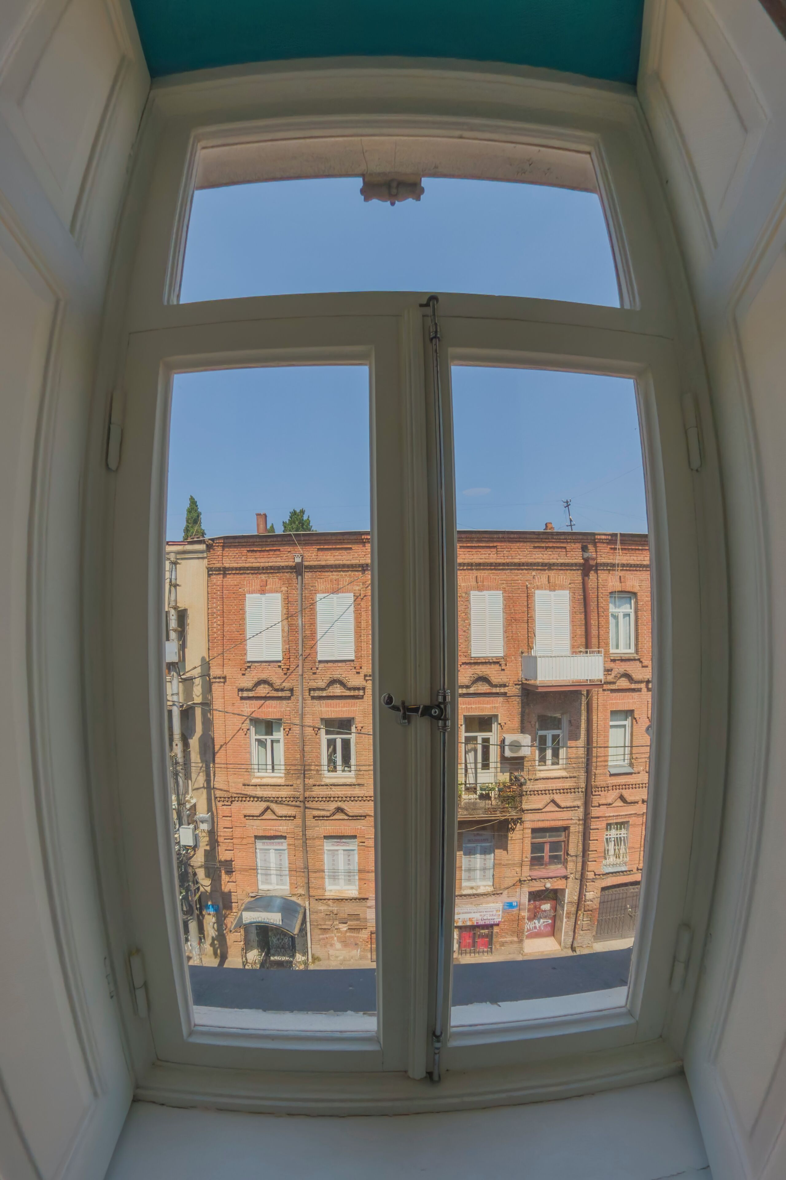 FEMALE DORM ROOM GREEN | Individualmente decorados, individualmente mobiliados, escrivaninha