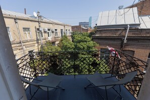 MIXED DORM FOR 4 PEOPLE WITH BALCON