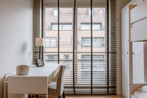 Apartment | 2 bedrooms, desk, Internet