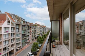 Apartment | 2 bedrooms, desk, Internet