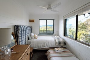 3 makuuhuonetta, silitysrauta/-lauta, ilmainen Wi-Fi, vuodevaatteet