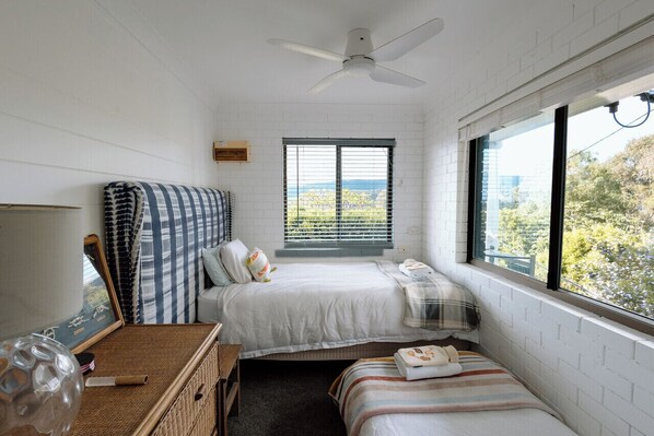 3 chambres, fer et planche à repasser, Wi-Fi gratuit, draps fournis