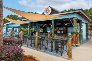 تناول الطعام بالخارج