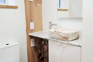 Dusche, Haartrockner, Bidet, Handtücher