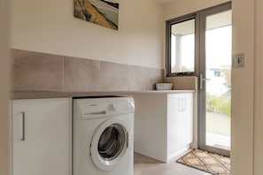 Interior - Bicheno Sands- space and the sea (Glamorgan-Spring Bay)